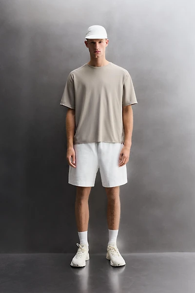 TECHNICAL PIQUÉ TEXTURE T-SHIRT