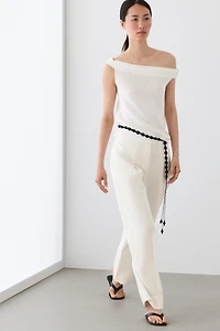 Linen trousers with darts