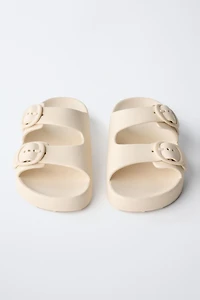 SANDALES À BOUCLES GOMMÉES