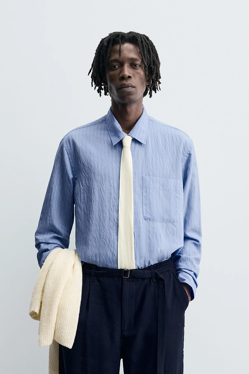 CHEMISE FLUIDE À RAYURES ET EFFET FROISSÉ