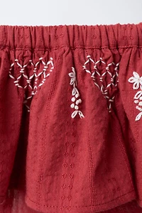 EMBROIDERED RUFFLED BOTTOMS