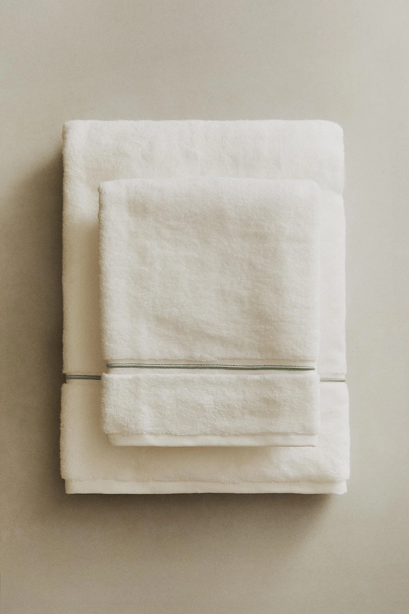 SERVIETTE DE BAIN FESTON BROD