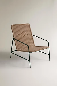 OUTDOOR BRAIDED CHAIR WITH GEOMETRIC DETAIL