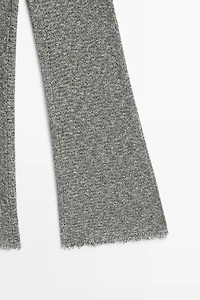 Flowing speckled pants for a total look