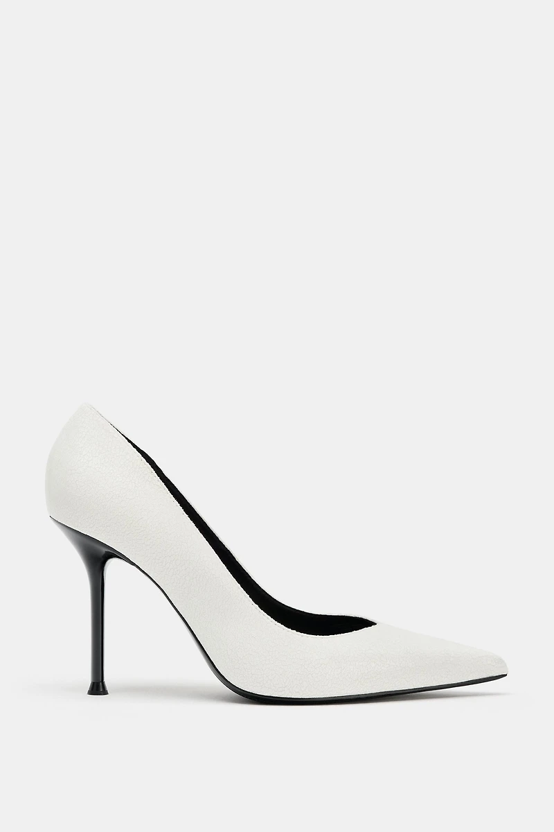 CRACKED EFFECT HEELS