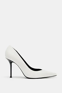 CRACKED EFFECT HEELS