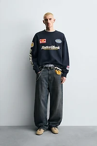 CREW NECK PATCH SWEATSHIRT