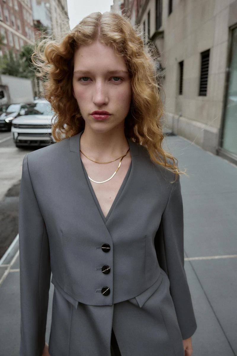 LAPEL-FREE CROPPED BLAZER
