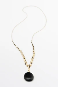 Beaded chain necklace with onyx piece
