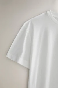 SHORT SLEEVE T-SHIRT