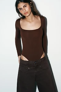 BODY EN POLYAMIDE À ENCOLURE CARRÉE