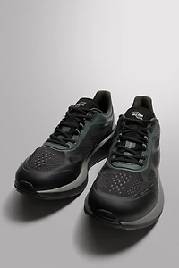 RUNNING SNEAKERS