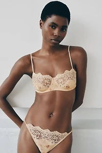 FLORAL LACE PRINT THONG