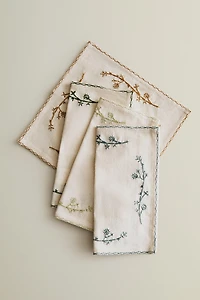EMBROIDERED PLANT NAPKIN SET (PACK OF 4)