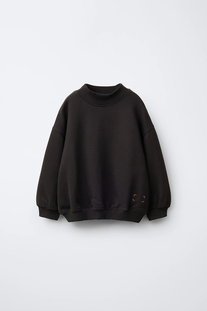PLAIN MOCK NECK SWEATSHIRT