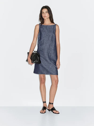 Robe courte décolleté dos