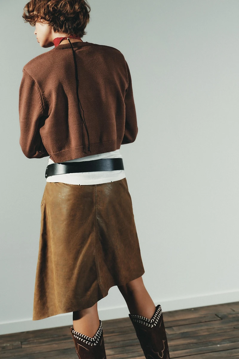 SHOULDER PAD CROPPED KNIT SWEATER