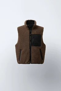 REVERSIBLE FLEECE VEST