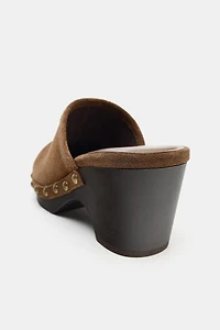 SPLIT LEATHER CLOGS WITH STUDS