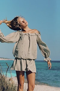 ROBE EN GEORGETTE À VOLANTS ET BRILLANTS