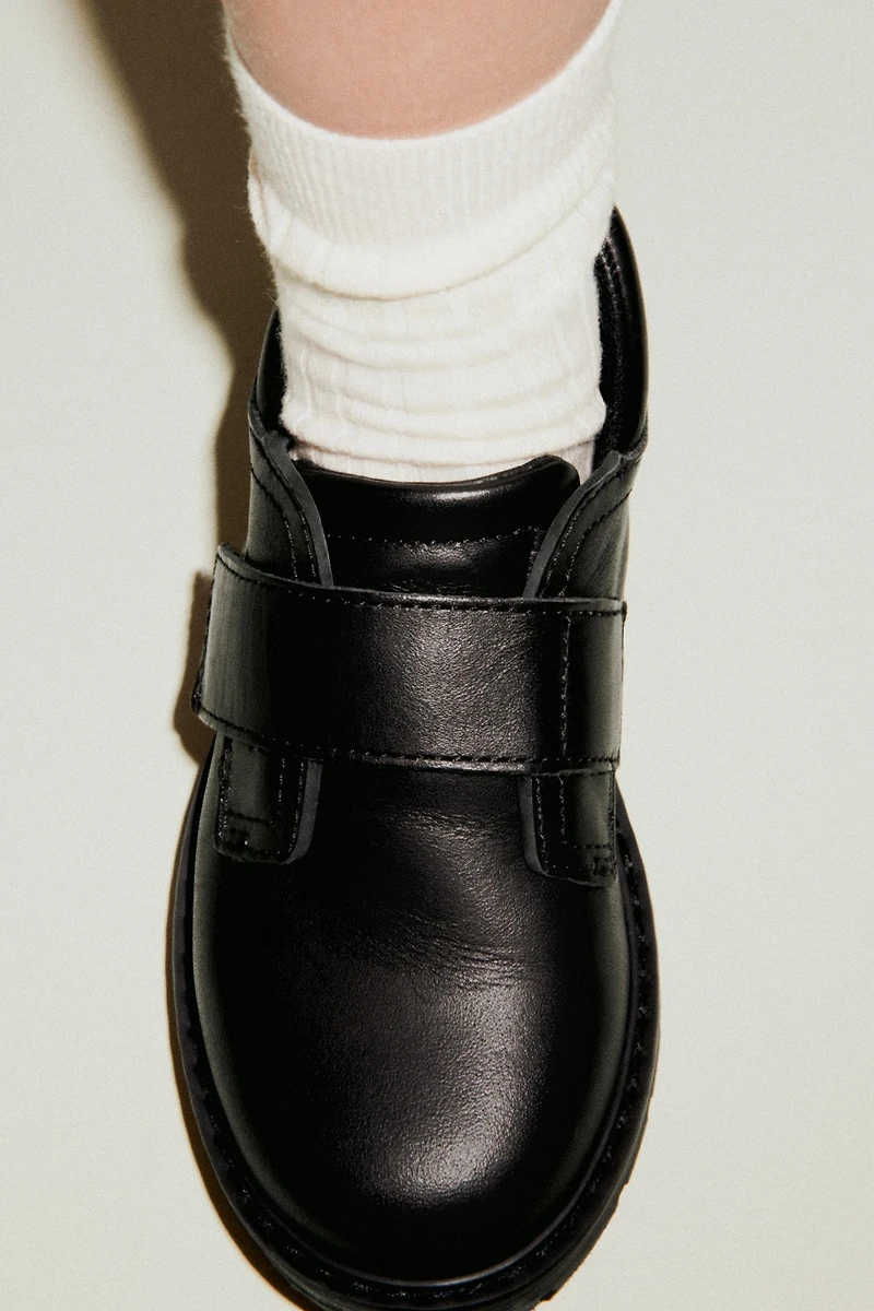 LEATHER SHOES