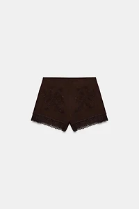 SHORT BRODÉ DENTELLE