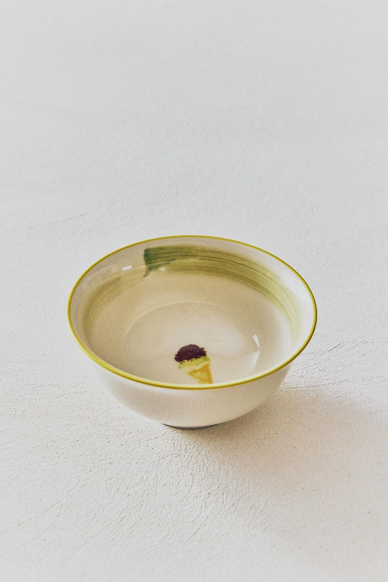 STONEWARE BOWL WITH ICE CREAM DESIGN