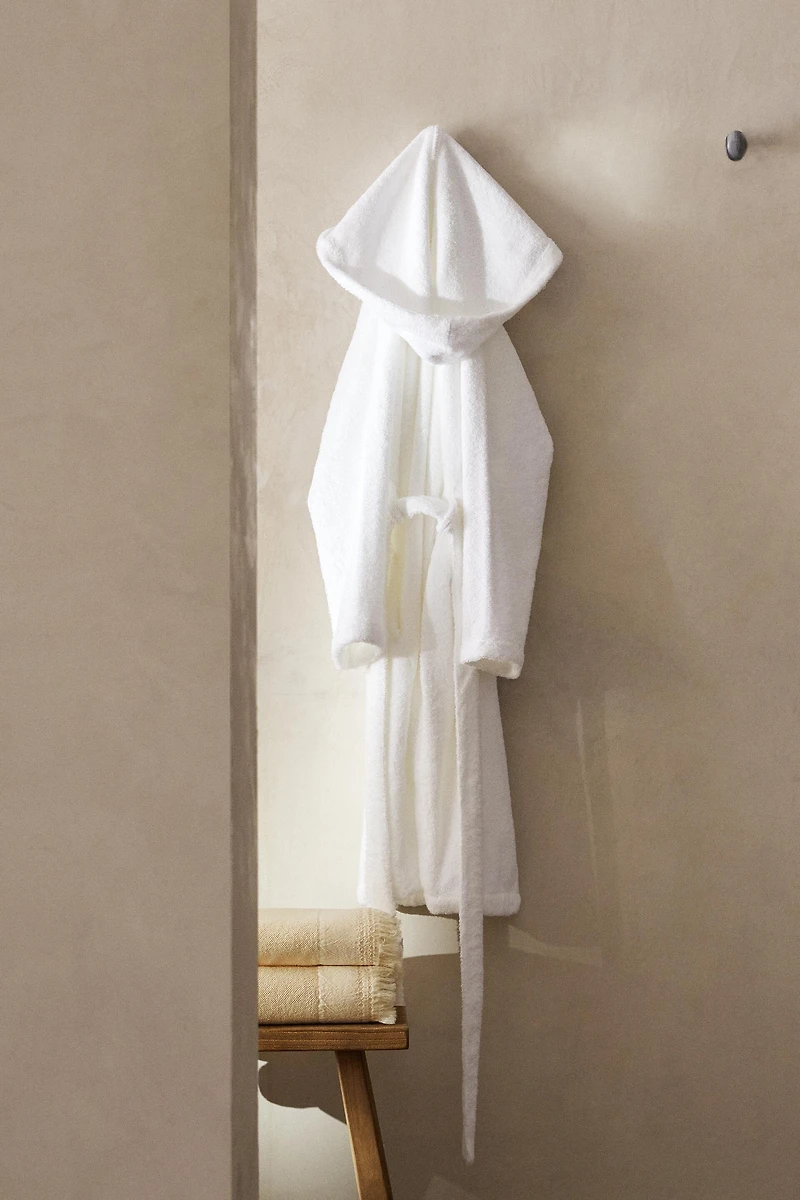 (360 GXM²) PEIGNOIR À CAPUCHE
