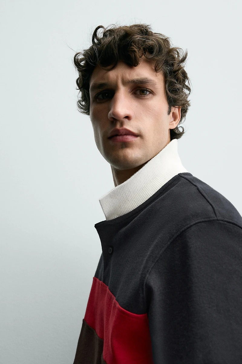 POLO À BANDES CONTRASTÉES