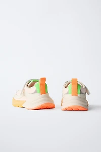 SPORTY ATHLETIC SNEAKERS
