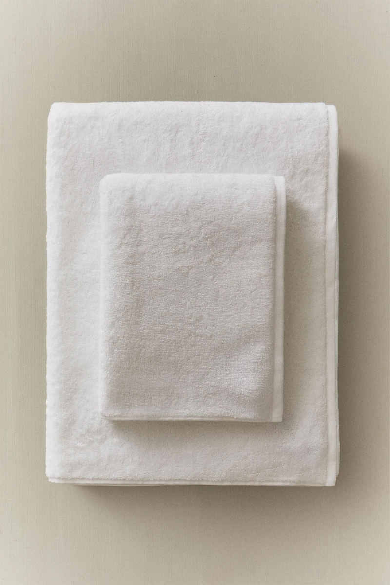 (700 GXM²) SERVIETTE DE BAIN COTON EXTRA-DOUX