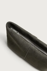 LEATHER TOILETRY BAG