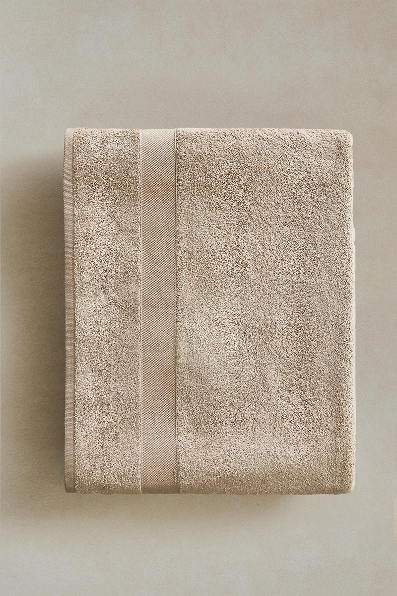 SERVIETTE DE BAIN COTON PREMIUM (600 g/m²)