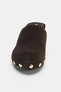 SPLIT LEATHER STUDDED KITTEN CLOGS