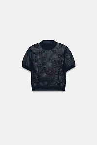 TOP EN MAILLE À FLEURS BRODÉES