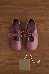 LEATHER SHOES