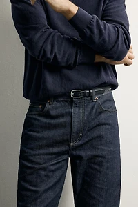 STRAIGHT FIT JEANS