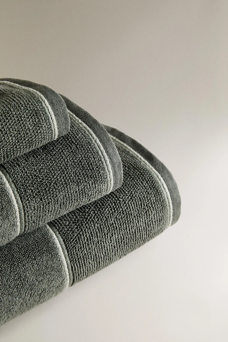 RICE STITCH BORDER BATH TOWEL