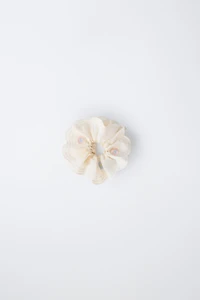 EMBROIDERED FLOWER SCRUNCHIE