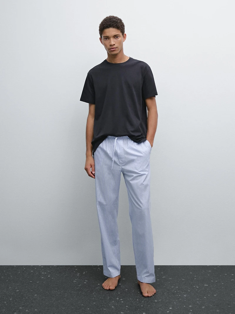 Pyjama avec T-shirt à manches courtes et pantalon rayures