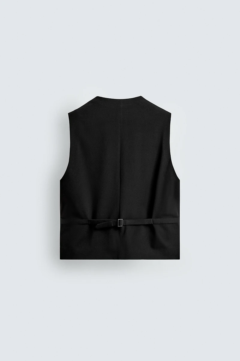 TEXTURED POCKET VEST