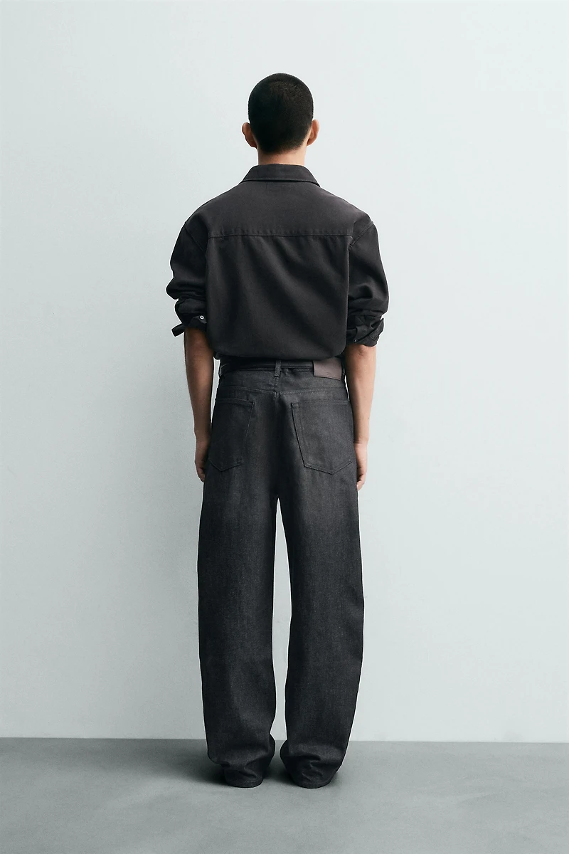 LOOSE FLARE FIT JEANS