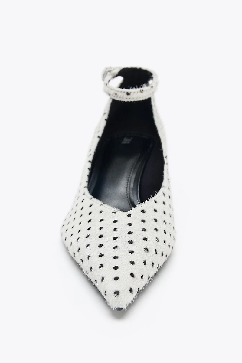 CHAUSSURES À TALONS EN CUIR AVEC EFFET FOURRURE POIS