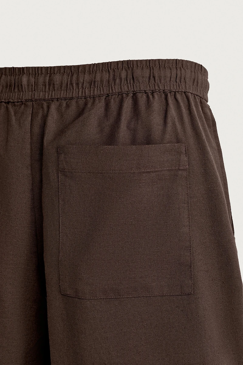 CONTRAST HEM SHORTS