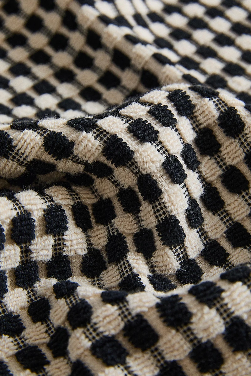 TEXTURED COTTON BATH TOWEL