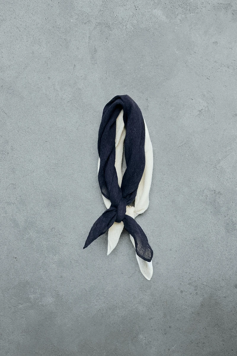 STORIESZ - TWO-PACK OF LINEN BANDANAS