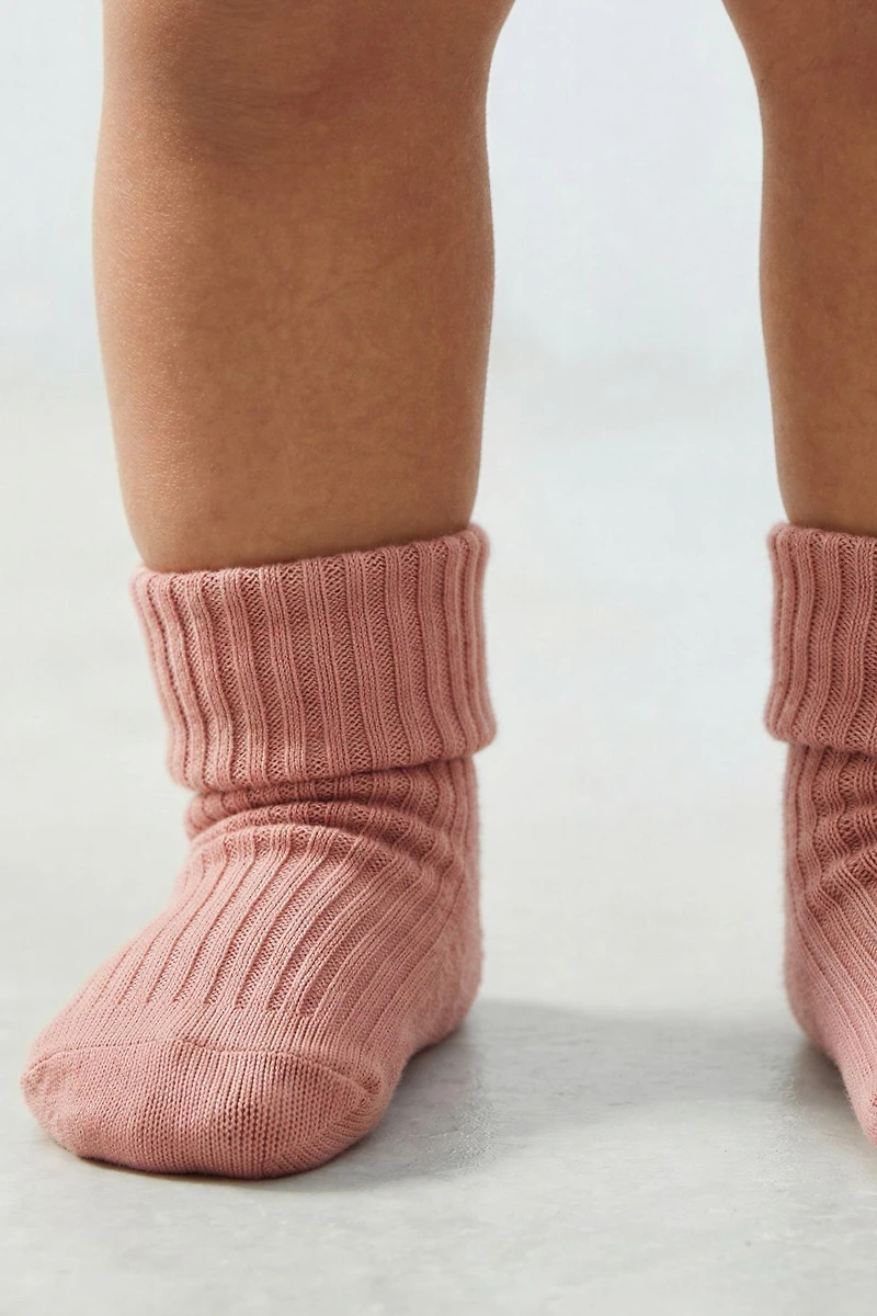 LOT DE QUATRE CHAUSSETTES COULEURS EN BOÎTE