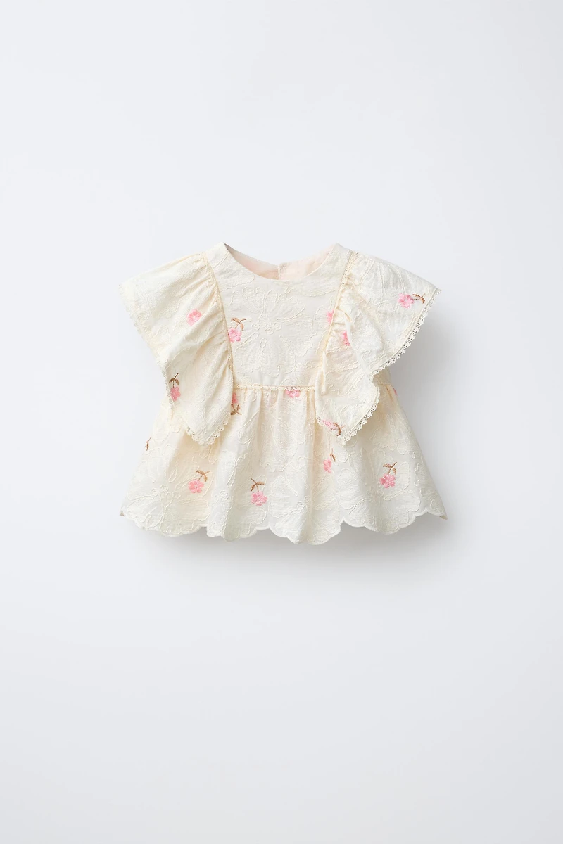 EMBROIDERED FLORAL BLOUSE
