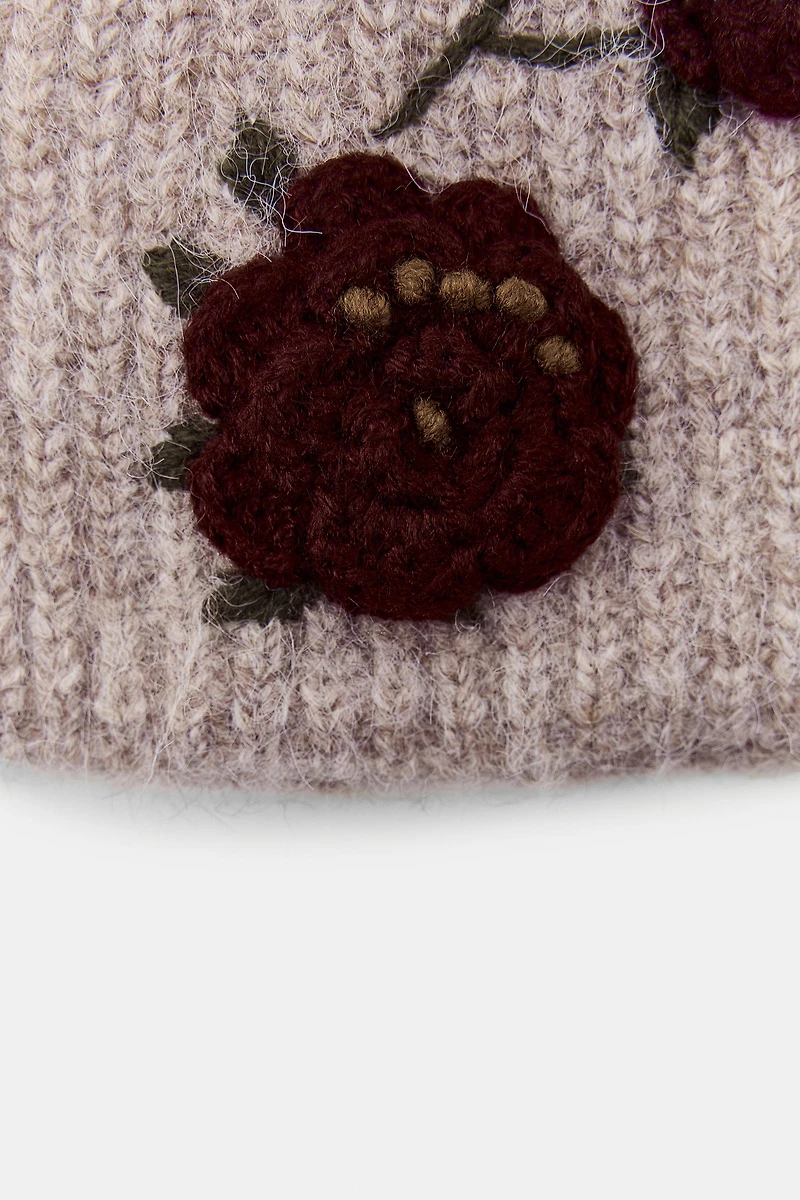 BEANIE KNIT HAT WITH EMBROIDERED FLOWERS
