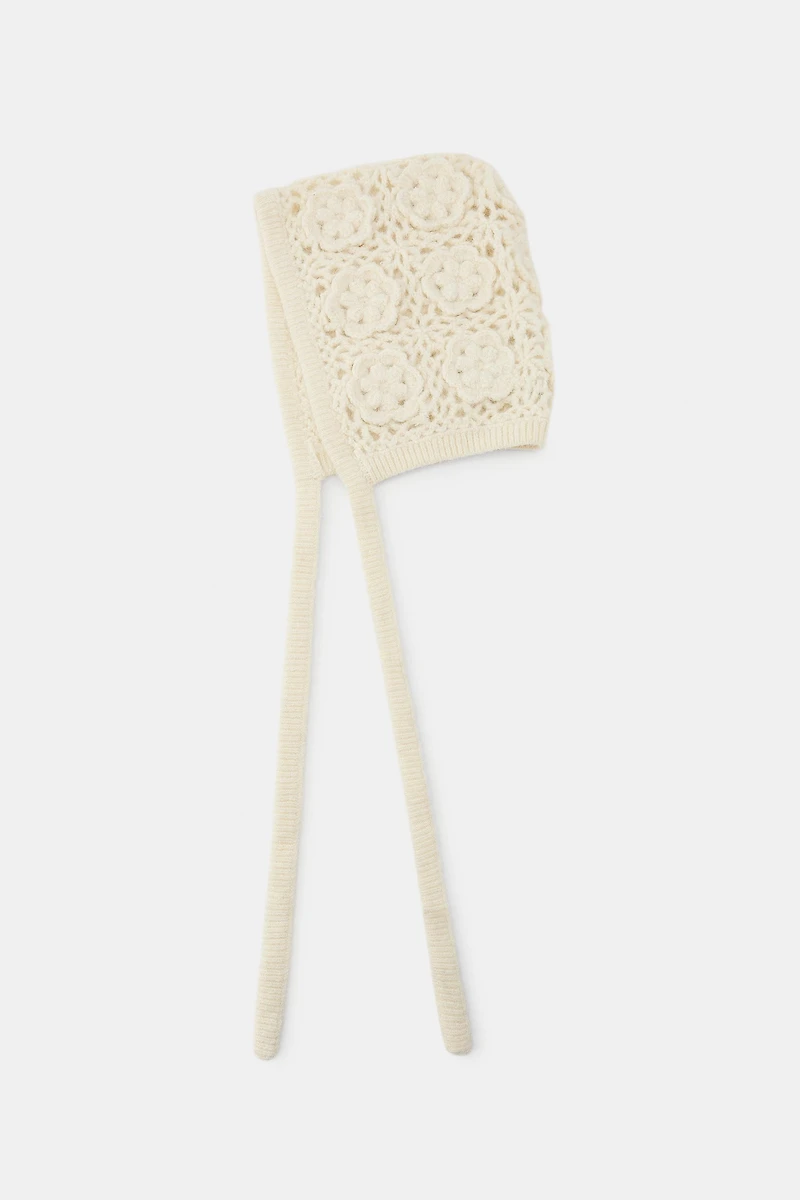 EMBOSSED CROCHET FLOWER BONNET